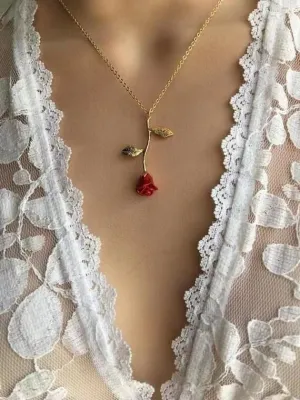 Chic Red Rose Pendant Necklace