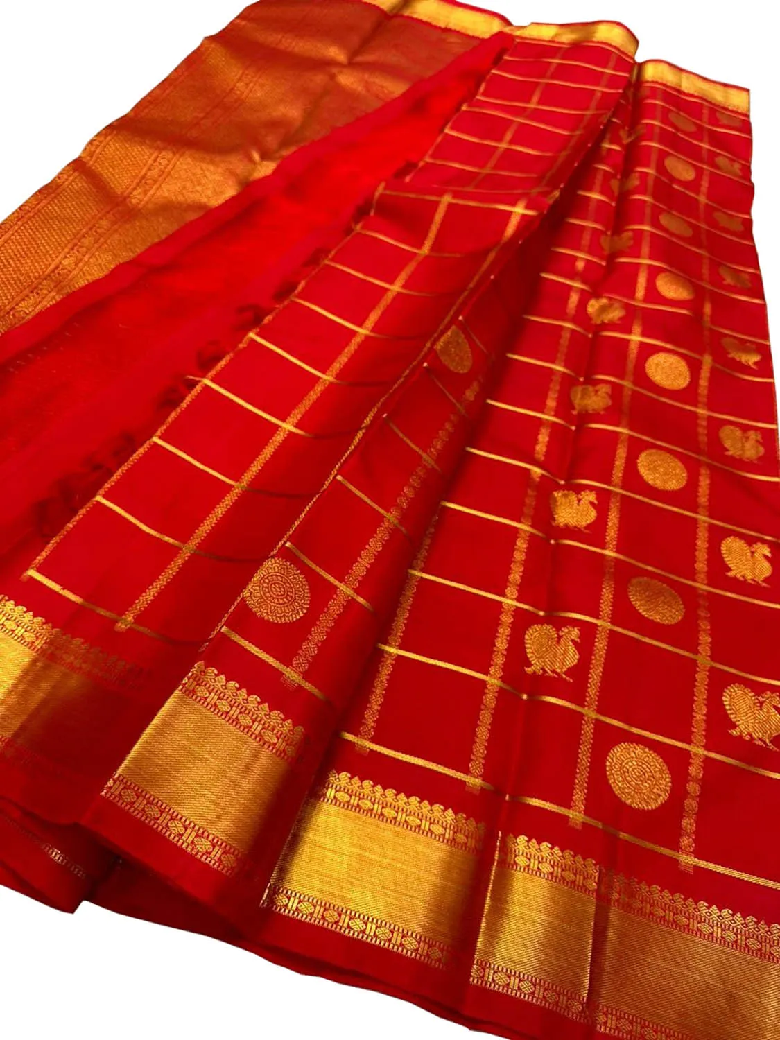 Exquisite Red Kanjeevaram Handloom Pure Silk Saree: Timeless Elegance