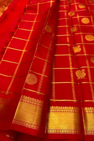 Exquisite Red Kanjeevaram Handloom Pure Silk Saree: Timeless Elegance